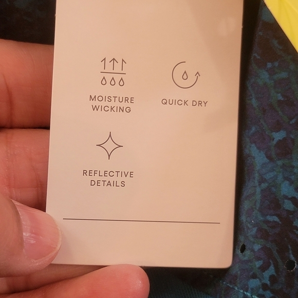 All in Motion Mid rise Run shorts 3" Teal Damask Size XXL - Picture 14 of 15